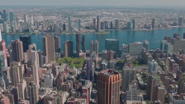 Вид Берег Реки Гудзон Манхэттене Небоскребов Нью Йорк Сша — стоковое видео