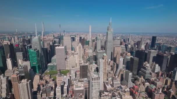 Красивый Панорамный Вид Сверху Вниз Крыши Небоскребов Манхэттен Нью Йорк — стоковое видео