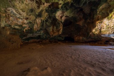 Quadirikiri Mağarası 'nın güzel manzarası, Arikok Ulusal Parkı. Aruba.