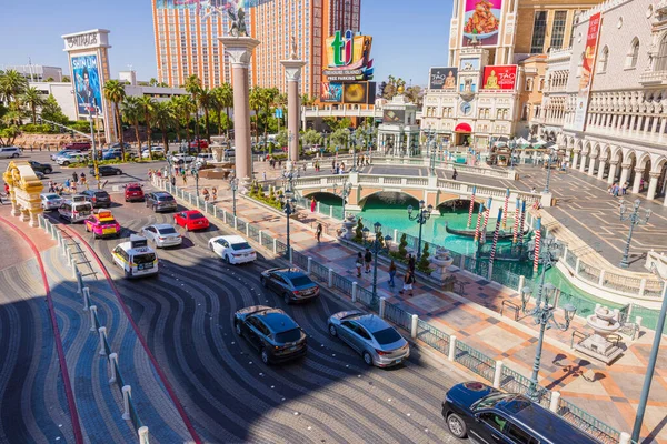 Prachtig Uitzicht Snelweg Met Auto Naast Venetiaans Hotel Las Vegas — Stockfoto