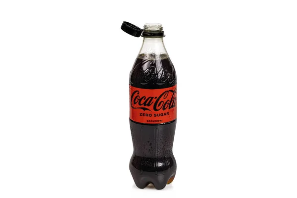 Закройте Вид Пластиковую Бутылку Кока Колы Сахара Открытой Крышкой Держащейся — стоковое фото