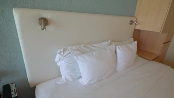 Wnętrze Pokoju Hotelowego Widokiem Podwójne Łóżka Queen Size Szafa Aruba — Wideo stockowe