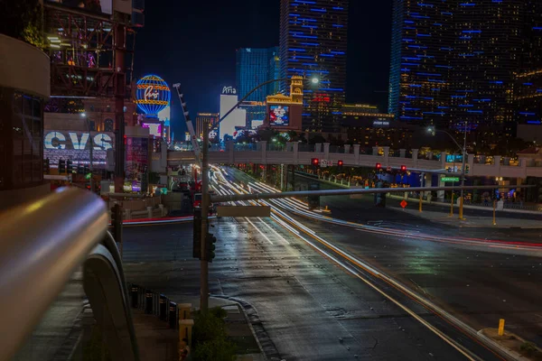 Gyönyörű Fókuszon Kívüli Színes Nyomkövetők Strip Roadon Éjszakai Las Vegas — Stock Fotó