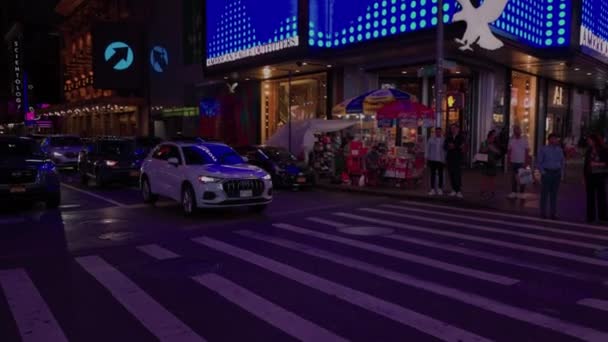 Beautiful Night View Broadway Manhattan Traffic Cars New York Usa — Stock Video
