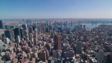 Manhattan ve Hudson nehrinin gökdelenlerinin güzel panoramik manzarası. New York, ABD.