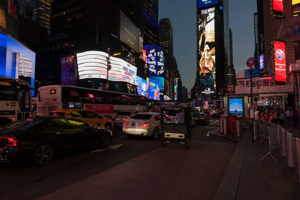 Belle Vue Nuit Des Gratte Ciel Lumineux Colorés Broadway Manhattan — Photo