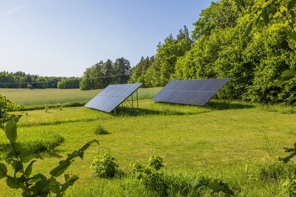 Bella Vista Grandi Pannelli Solari Installati Terra Svezia — Foto Stock