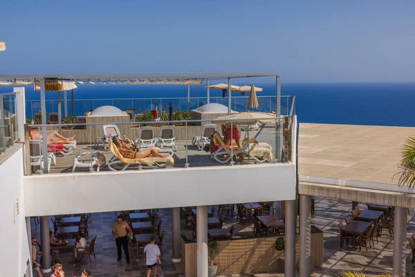 大西洋を背景にしたRiu Visamarホテルの美しい外観 グラン カナリア スペイン — ストック写真
