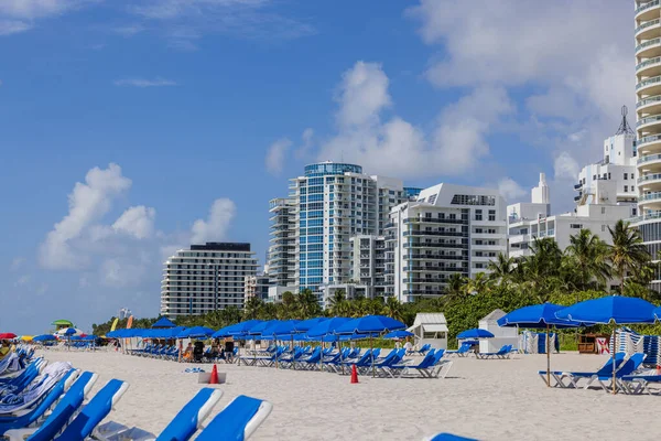 Miami South Beach, Florida, ABD 'de güzel bir otel sahili manzarası.. 