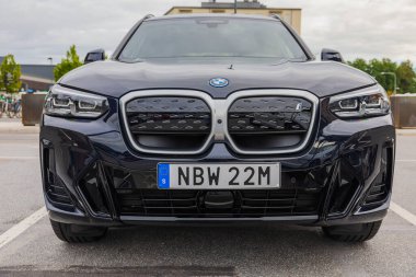 2023 BMW iX3 M Sport siyah araba elektrikli model.. 