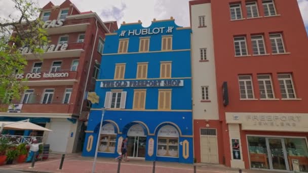 Stadsgezicht Met Prachtige Kleurrijke Gebouwen Van Willemstad — Stockvideo