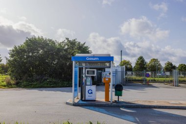 Otomobil biyogaz dolum istasyonunun yakın görüntüsü. 