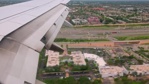Hermosa Vista Del Avión Aterrizando Aeropuerto Miami Estados Unidos — Vídeos de Stock