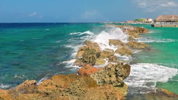 Vista Del Paesaggio Del Mar Dei Caraibi Dove Onde Schiantano — Video Stock