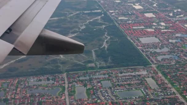 Piękny Widok Okna Samolotu Podczas Lądowania Lotnisku Miami Oferujący Widok — Wideo stockowe