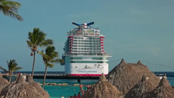 Hermosa Vista Del Crucero Zarpando Desde Puerto Curazao Hacia Mar — Vídeos de Stock
