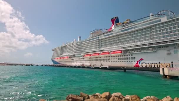 Una Vista Crucero Anclado Puerto Curazao Dentro Del Mar Caribe — Vídeos de Stock