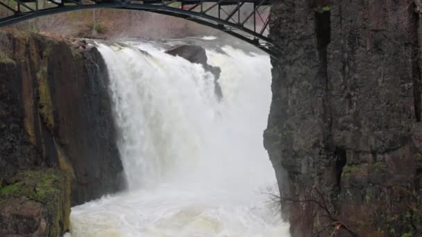 Närbild Den Majestätiska Paterson Waterfall Kaskad New Jersey Usa — Stockvideo