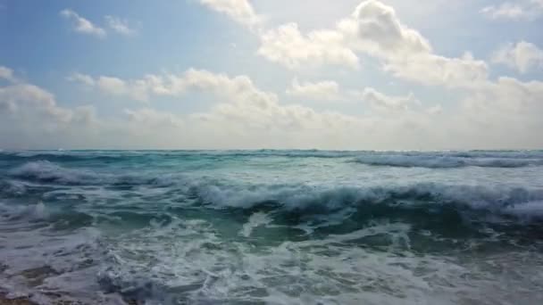 Beautiful View Large Blue Waves Caribbean Sea Crashing Sandy Shore — Stock Video