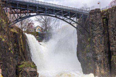 Detaylı bir bakış açısı Paterson Şelalesi 'nin ihtişamını gözler önüne seriyor..