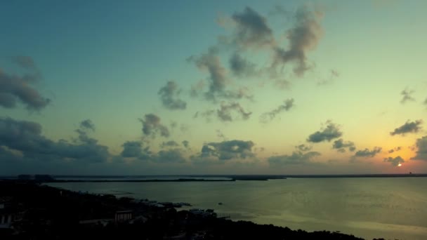 Herrliche Sonnenuntergangskulisse Über Der Karibik Mit Bewölktem Himmel Mexiko Zeitraffer — Stockvideo