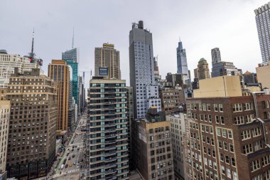 Görkemli gökdelenleri ve trafiği olan Amerika Bulvarı 'nın havadan görünüşü. - New York. ABD. 