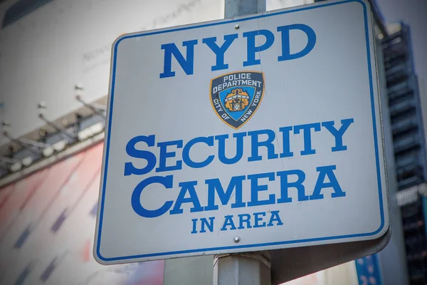 Podpisz Policyjną Kamerę Okolicy Rogi Zdjęcia Umyślnie Zaciemnione Nowy Jork — Zdjęcie stockowe