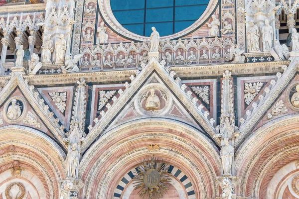 Λεπτομέρεια Πρόσοψης Του Καθεδρικού Ναού Της Σιένα Σιένα Ιταλία — Φωτογραφία Αρχείου