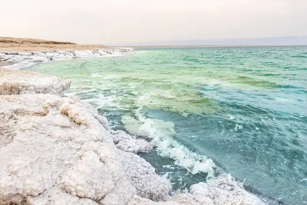 Залежи Минеральных Солей Типичный Пейзаж Мертвого Моря Иордании Горизонтально — стоковое фото