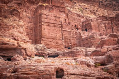 Petra 'daki Kraliyet Mezarları manzarası. arkeolojik alan. Ürdün Krallığı. 