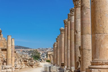 Jerash arkeoloji sahasında antik Roma kalıntıları. Ürdün. Yatay olarak. 