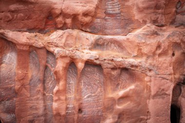 Petra 'daki kayanın detayları. Doğal arka plan. Petra 'daki Siq Kanyonu. Ürdün. Yatay olarak. 