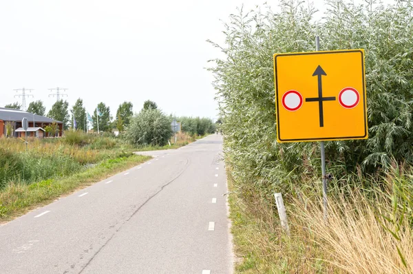 Large Yellow Sign Telling Left Right Crossing Selective Focus — Stock Photo, Image