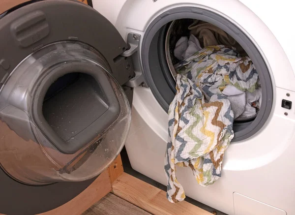 洗濯機は白い洗濯機で満たされ フルフレーム — ストック写真