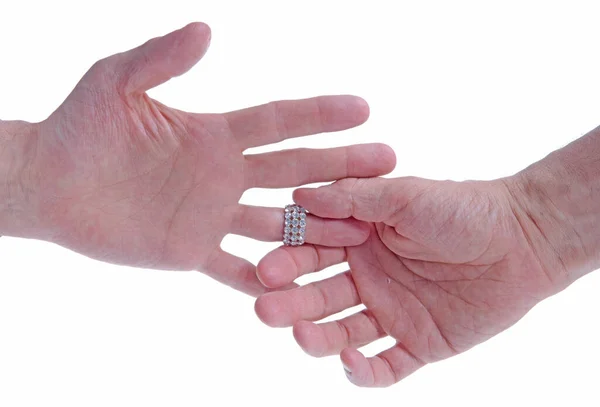 Большое Бриллиантовое Кольцо Руке Взрослого Мужчины Изолированное — стоковое фото