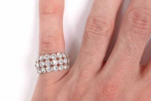 Nagy Gyémánt Gyűrű Kézen Egy Férfi Felnőtt Elszigetelt — Stock Fotó