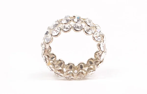 Διαμαντένιο Δαχτυλίδι Που Απομονώνονται Λευκό Φόντο — Φωτογραφία Αρχείου