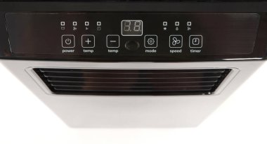 Siyah mobil klima ünitesi, küçük hava ısı pompası izole edildi.