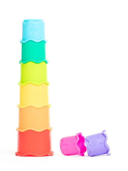 Brinquedo Colorido Para Crianças Copos Pilha Isolados Fundo Branco — Fotografia de Stock