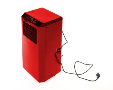 Siyah seyyar klima ünitesi, küçük hava ısı pompası izole edildi.