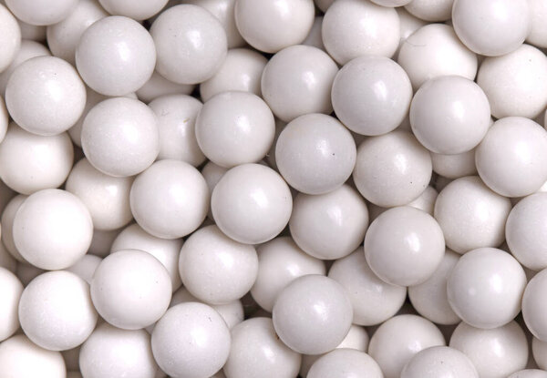 Маленькие круглые шарики, используемые для игрушечного пистолета