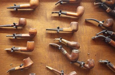 Boru koleksiyonu, birçoğu artık kullanılmıyor