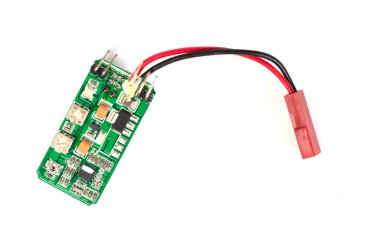 Parmak büyüklüğünde, izole edilmiş, mikro çip yazdırılmış devre kartı (PCB) üzerindeki küçük bilgisayar işlem birimi sistemi