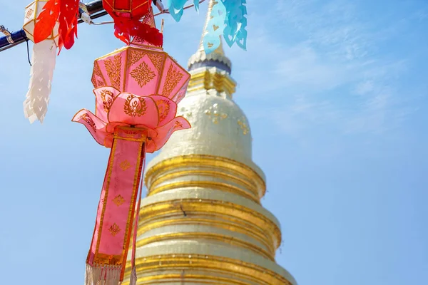 Linternas Estilo Lanna Tailandesa Primer Plano Para Colgar Frente Pagoda — Foto de Stock