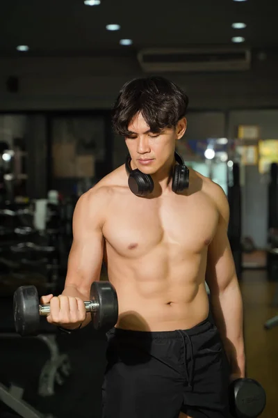 Asian Handsome Man Perfect Body Playing Weight Training Fitness Center — Stock Photo, Image
