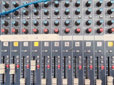 Topuzlar üstten görünüm ile düğme, ses müzik karıştırıcı Denetim Masası.