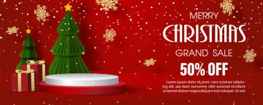 Noel kutlamalarının ürün aşamasında indirimli ürün posterleri ve kırmızı arka planda kağıt kesimi şeklinde Noel ağaçları. Hepsi vektör tasarımında.