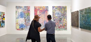 Bangkok, Tayland - 6 Aralık 2024: 4 ARALIK 2024, Tayland, Bangkok Ulusal Galerisi Çağdaş Sanat Sergisi.