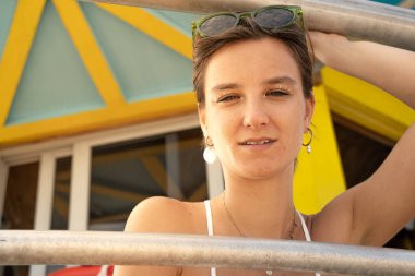 Miami sahilindeki kadınlar. yatay Yüksek kalite fotoğraf