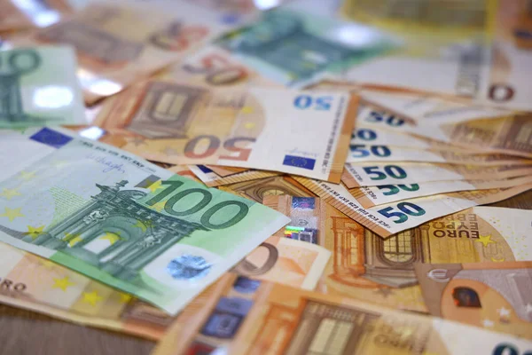 Τραπεζογραμμάτια Ευρώ Στο Τραπέζι Κλείσιμο Των Ταμειακών Ροών Ευρώ Έννοια — Φωτογραφία Αρχείου